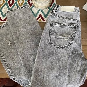 American Eagle Mom jeans size 6